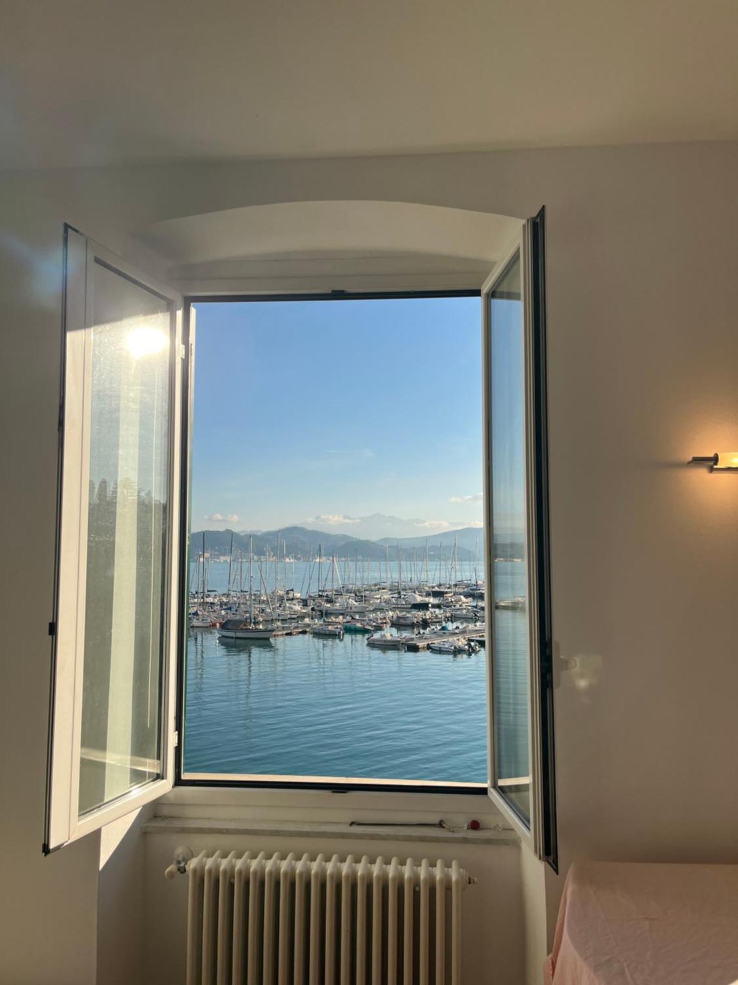 About Italy Holiday Rooms And Apartments Портовенере Экстерьер фото